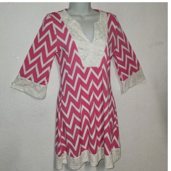 Hot Mama ***Pretty Dress with lace, Pink and white, in size small. - Picture 11 of 12